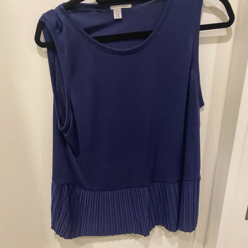 Blouse with Ruffles - Picture 2 of 3